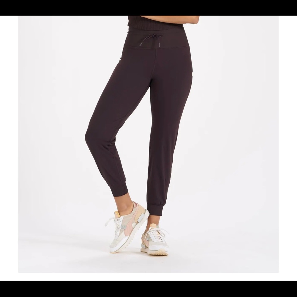 Vuori Daily Jogger